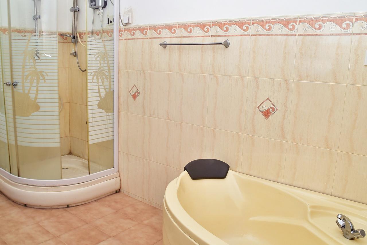 Sky Transit Hotel Катунаяка Екстер'єр фото