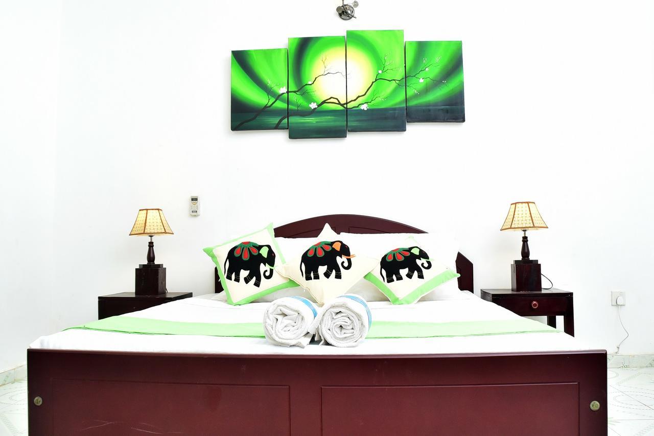 Sky Transit Hotel Катунаяка Екстер'єр фото